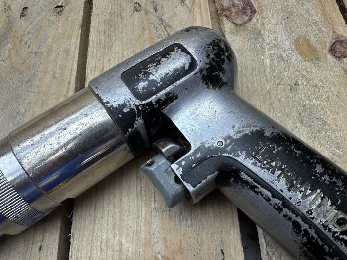 ATORNILLADOR NEUMÁTICO INDUSTRIAL PISTOLA 2