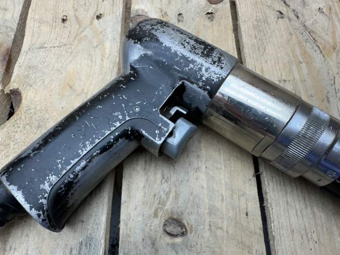 ATORNILLADOR NEUMÁTICO INDUSTRIAL PISTOLA 2