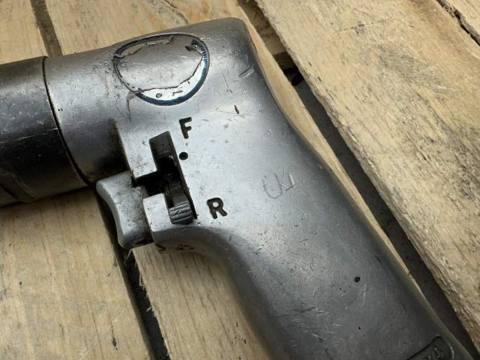 ATORNILLADOR NEUMÁTICO INDUSTRIAL PISTOLA 3