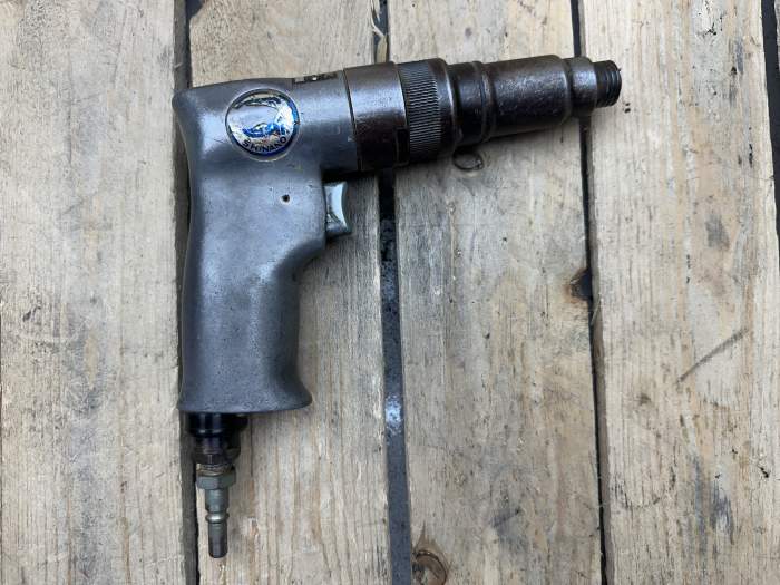 ATORNILLADOR NEUMÁTICO SHINANO PROFESIONAL 11 - QrBox.es