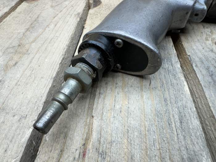 ATORNILLADOR NEUMÁTICO SHINANO PROFESIONAL 11 - QrBox.es
