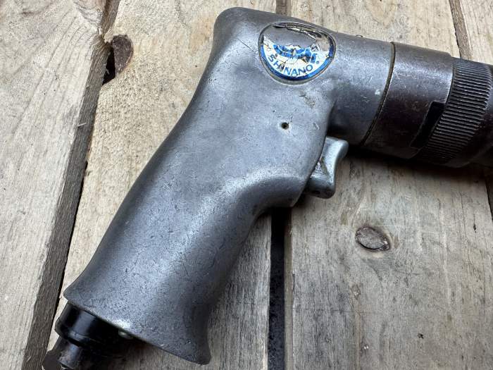 ATORNILLADOR NEUMÁTICO SHINANO PROFESIONAL 11 - QrBox.es