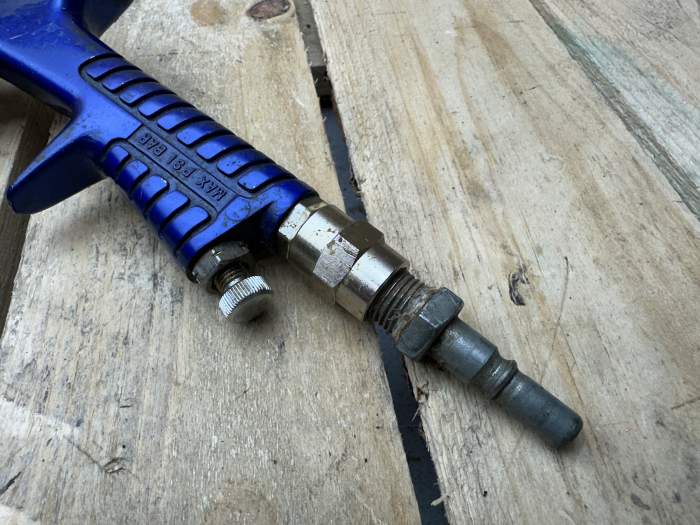 PISTOLA AEROGRÁFICA NEUMÁTICA AZUL - QrBox.es