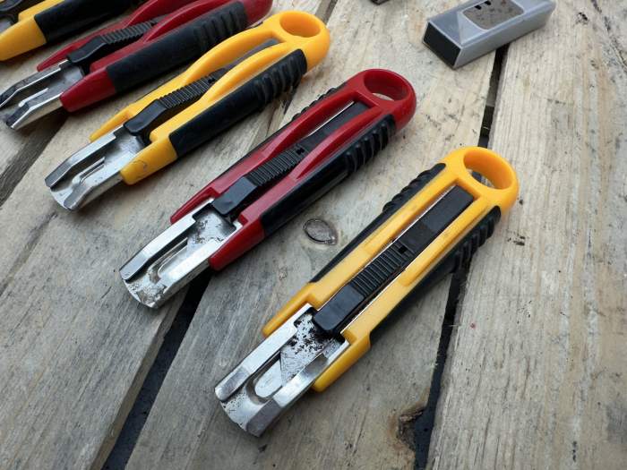 PACK 5 CUTTERS AUTOMÁTICOS + 3 PAQ. CUCHILLAS