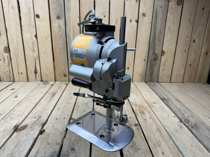 CORTADORA DE TELA JAPONESA KM KS-EU 220V - QrBox.es