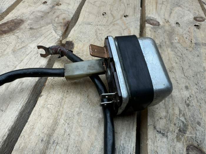 RELÉ DE ARRANQUE APRILIA FUTURA AF1