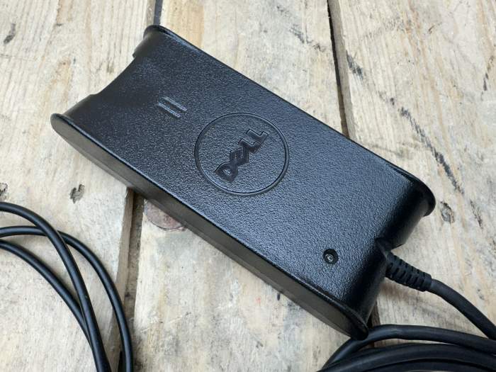 CARGADOR PORTÁTIL DELL 65W