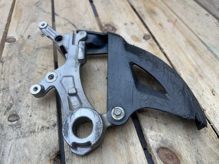 PROTECTOR DISCO FRENO TRASERO NISSIN