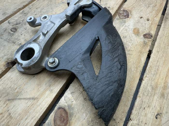 PROTECTOR DISCO FRENO TRASERO NISSIN