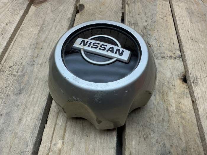 TAPACUBOS ORIGINAL NISSAN TERRANO - QrBox.es