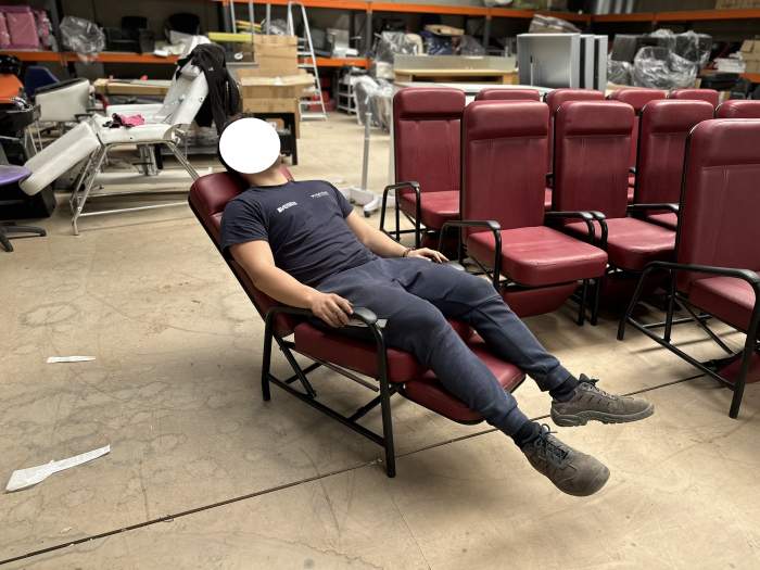 BUTACA RECLINABLE CON REPOSAPIES - QrBox.es