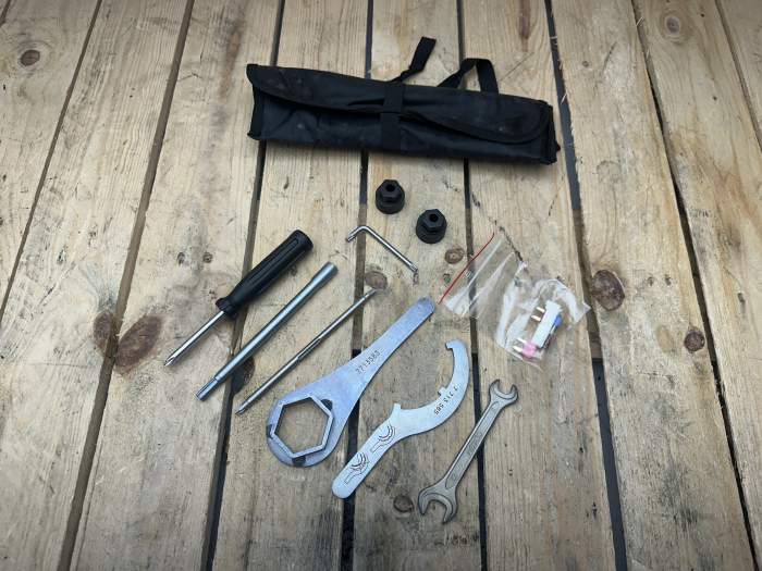 KIT HERRAMIENTAS ORIGINAL BMW
