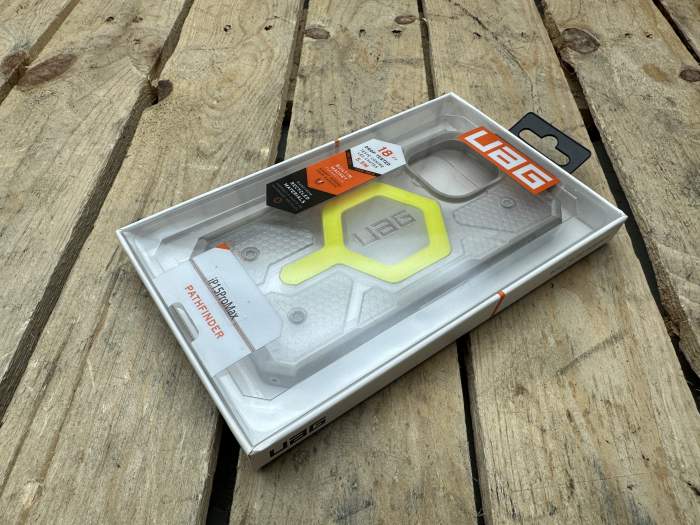 FUNDA UAG PATHFINDER IPHONE 15 PRO MAX