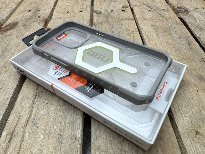 FUNDA UAG PATHFINDER IPHONE 15 PRO MAX
