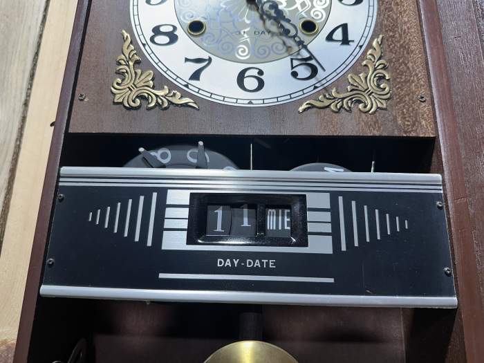 RELOJ DE PARED MASTER DAY DATE