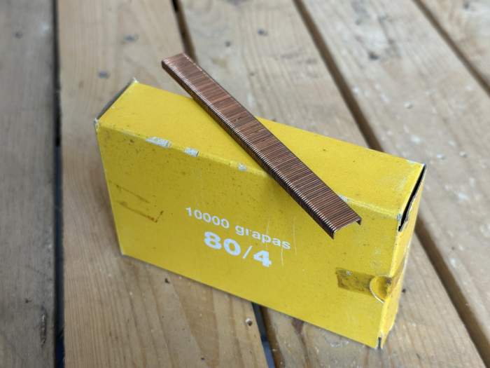 PACK 10.000 GRAPAS 80/4 COLOR BRONCE