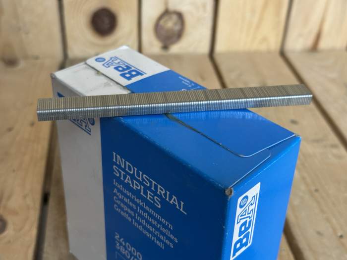 PACK 24.000 GRAPAS INDUSTRIALES 380/06