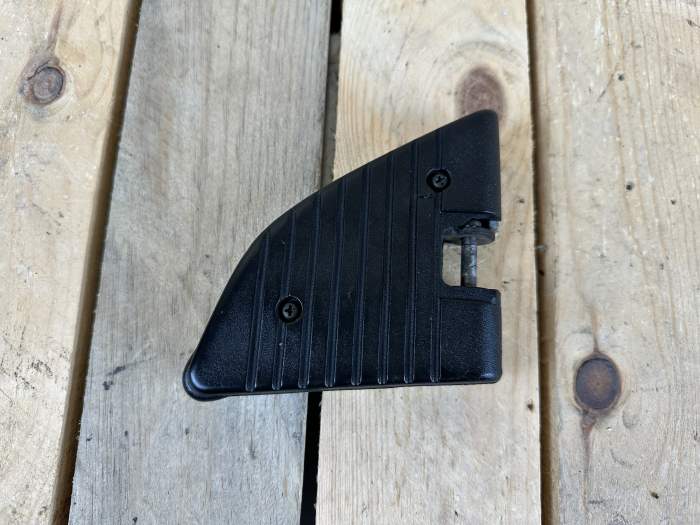 ESTRIBERA IZQUIERDA HONDA SH125 2005 - QrBox.es