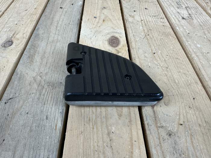 ESTRIBERA DERECHA HONDA SH125 2005 - QrBox.es