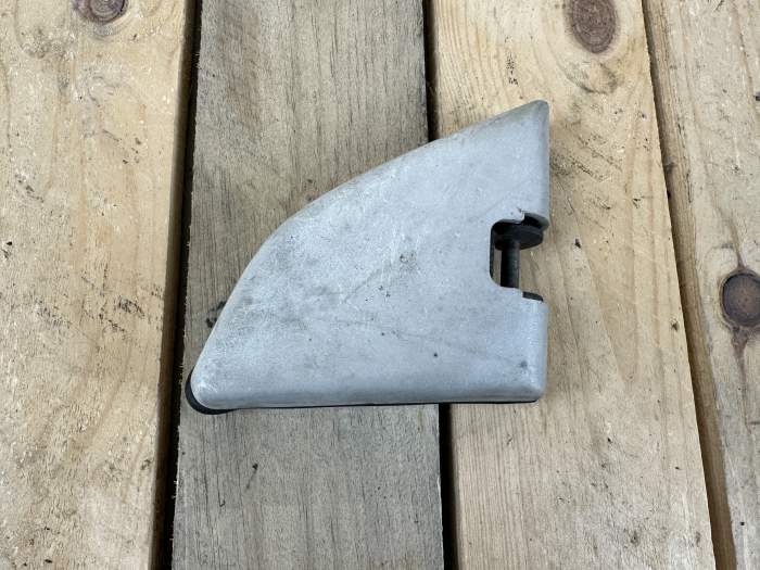 ESTRIBERA DERECHA HONDA SH125 2005 - QrBox.es