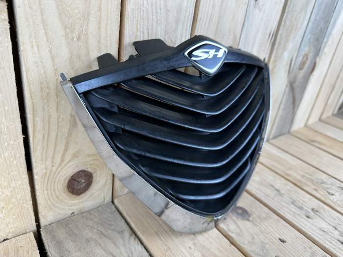 REJILLA FRONTAL HONDA SH125 2005 - QrBox.es