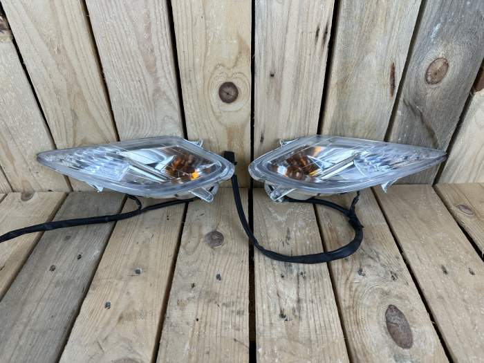 INTERMITENTES DELANTEROS HONDA SH125 2005