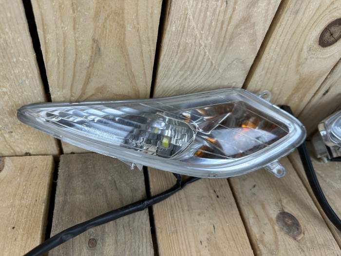 INTERMITENTES DELANTEROS HONDA SH125 2005