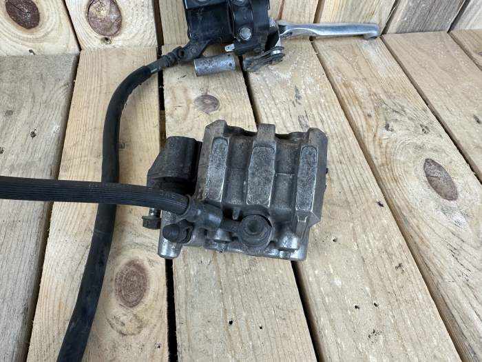 SISTEMA DE FRENADO DELANTERO HONDA SH125 2005