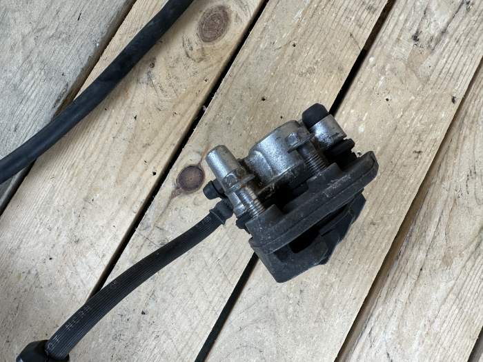 SISTEMA DE FRENADO DELANTERO HONDA SH125 2005