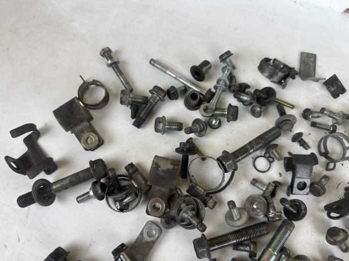 TORNILLERÍA VARIA HONDA SH125 2005