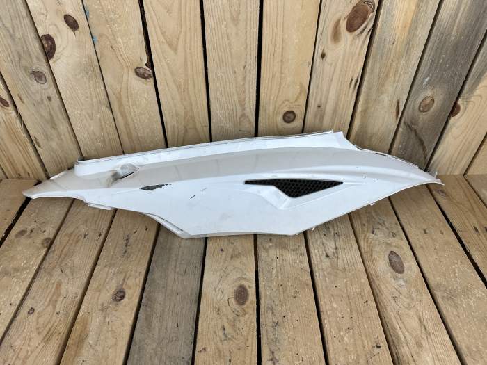 PLASTICO DER. BLANCO SYM SYMPHONY SR125 2011