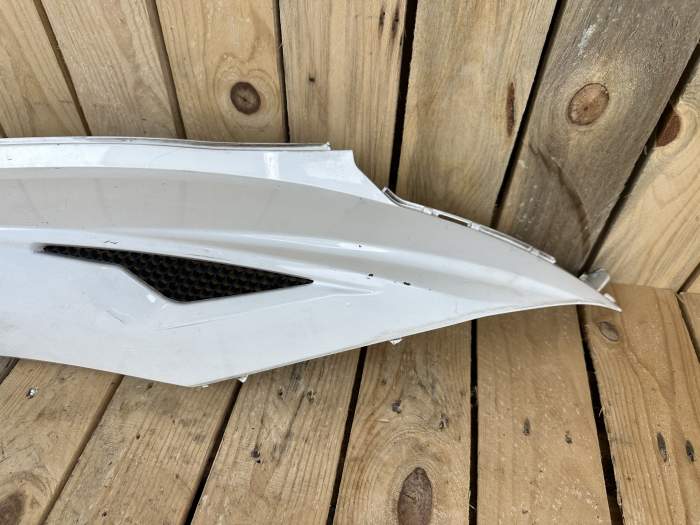 PLASTICO DER. BLANCO SYM SYMPHONY SR125 2011