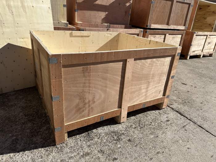 PALET BOX  CON TAPA 125X110X74 CM