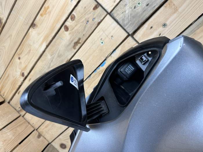 CONTRAESCUDO GRIS HONDA SH125I 2019