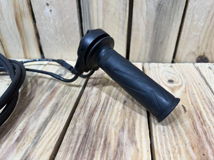 PUÑO DE GAS COMPLETO YAMAHA XMAX 125 2006