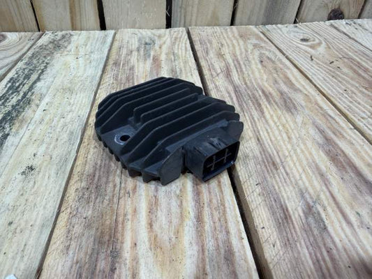 REGULADOR DE VOLTAJE XMAX 125 2006