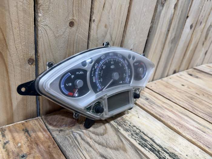 CUADRO DE INSTRUMENTOS YAMAHA XMAX 125 2006