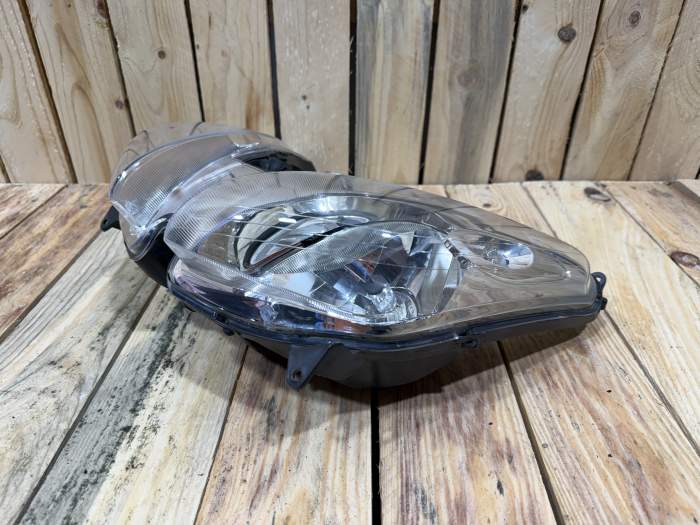FARO DELANTERO YAMAHA XMAX 125 2006