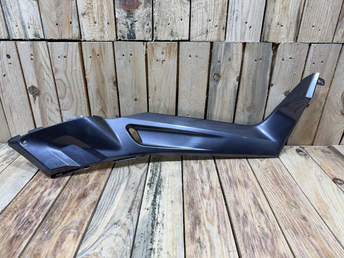 TAPA LATERAL DERECHA YAMAHA XMAX 125 2006