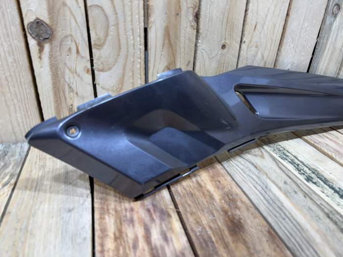 TAPA LATERAL DERECHA YAMAHA XMAX 125 2006