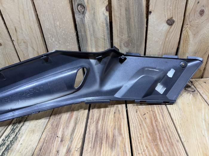 TAPA LATERAL DERECHA YAMAHA XMAX 125 2006