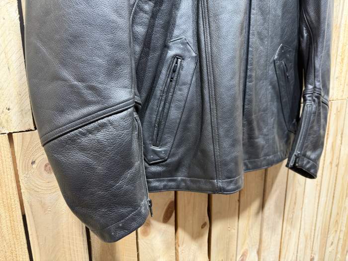 Chaqueta T-L Cuero Negro Garibaldi