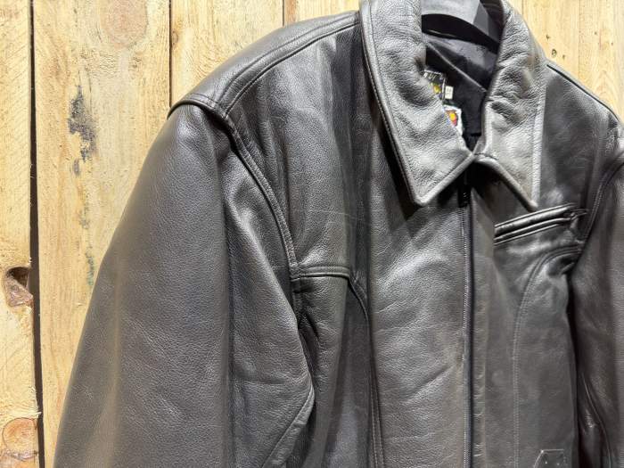 Chaqueta T-L Cuero Negro Garibaldi