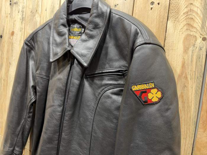 Chaqueta T-L Cuero Negro Garibaldi