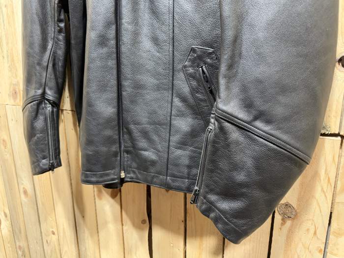 Chaqueta T-L Cuero Negro Garibaldi