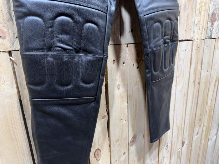 PANTALON T-M DE CUERO PARA MOTO GARIBALDI TR3