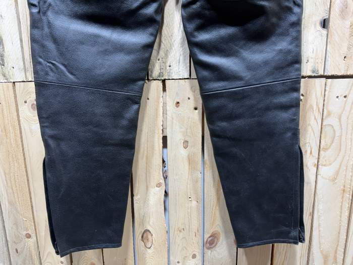 PANTALON T-M DE CUERO PARA MOTO GARIBALDI TR3