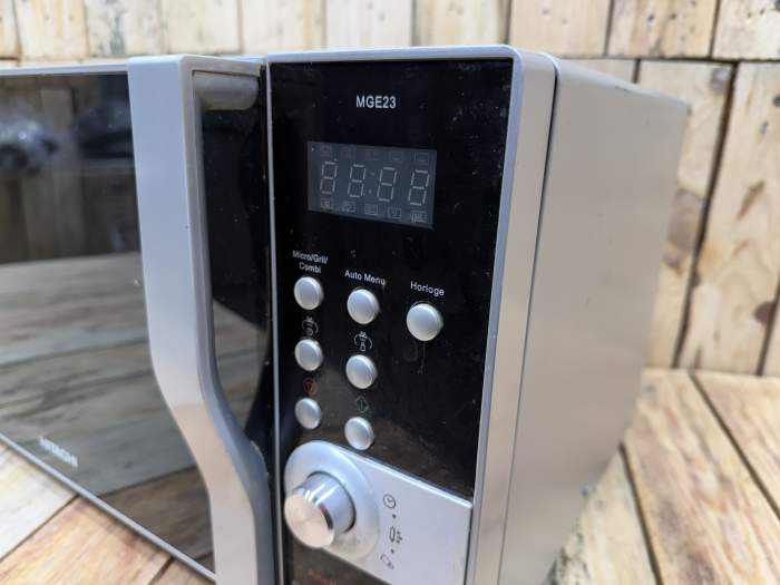 MICROONDAS HITACHI MGE23