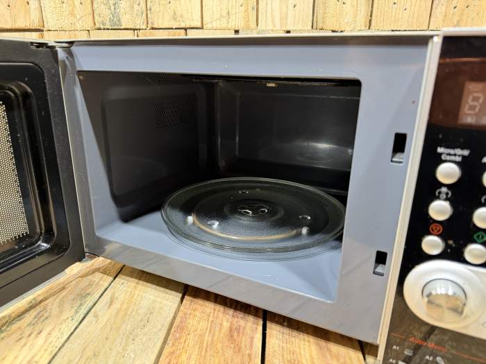 MICROONDAS HITACHI MGE23