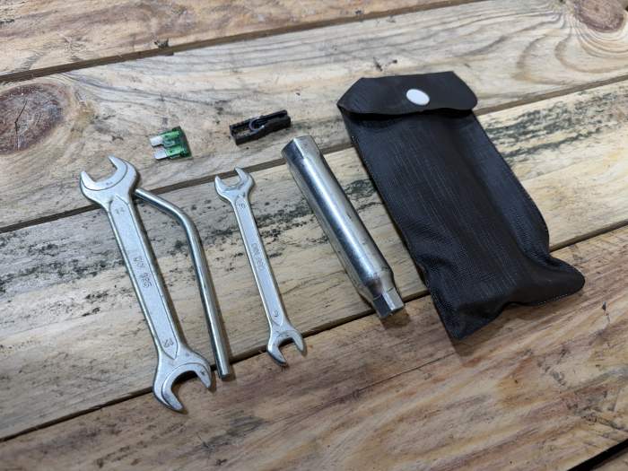 BOLSA HERRAMIENTAS HONDA SH125 2008